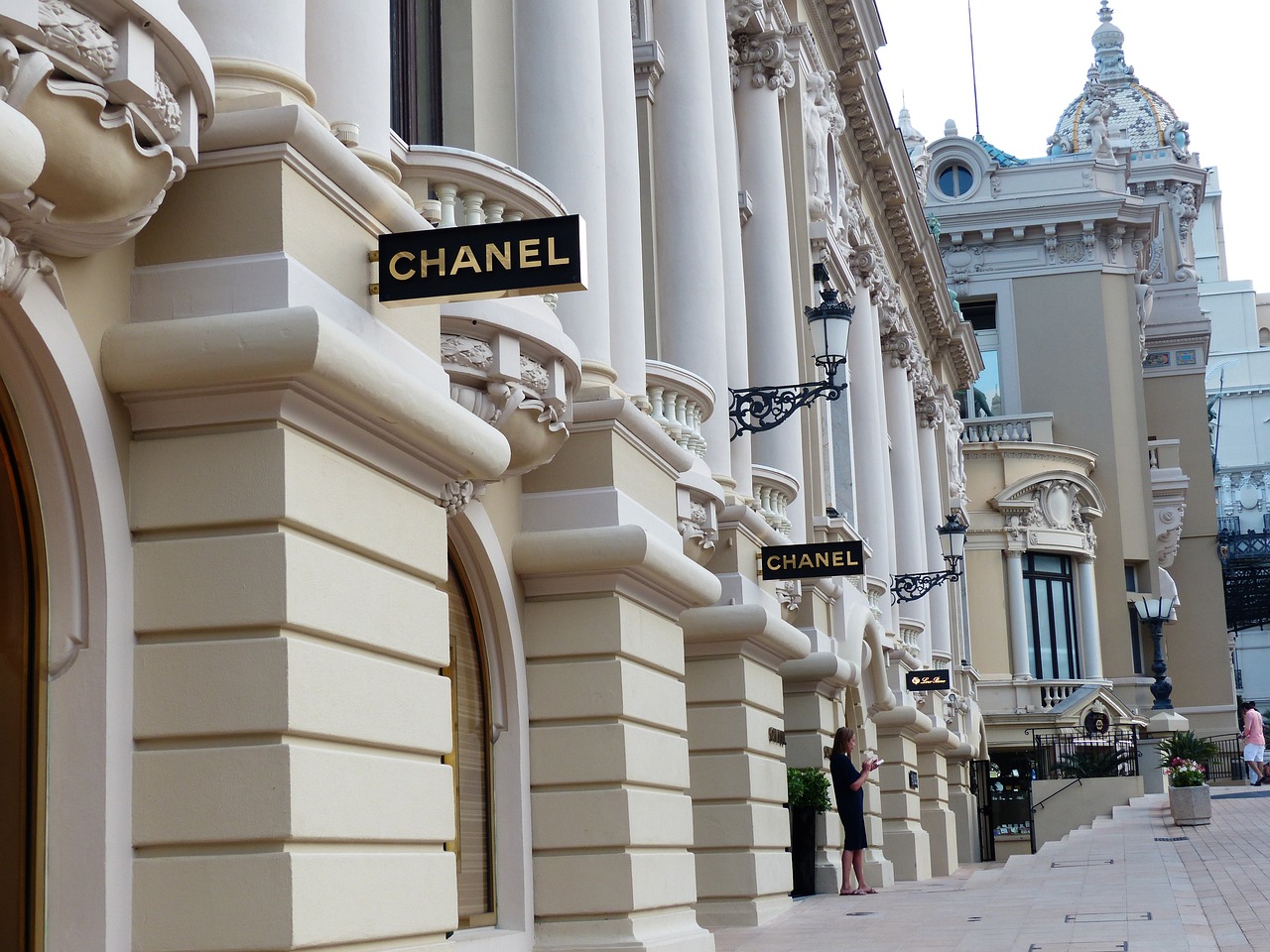 load line, monaco, shopping-188951.jpg